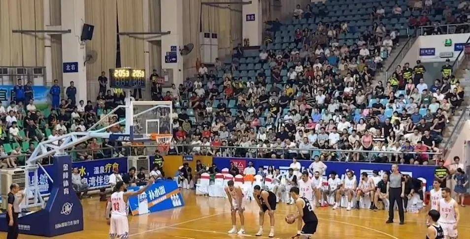 LOL英雄联盟投注平台-里昂力克摩洛哥，阿尔瓦雷斯三分雨点燃全场的简单介绍