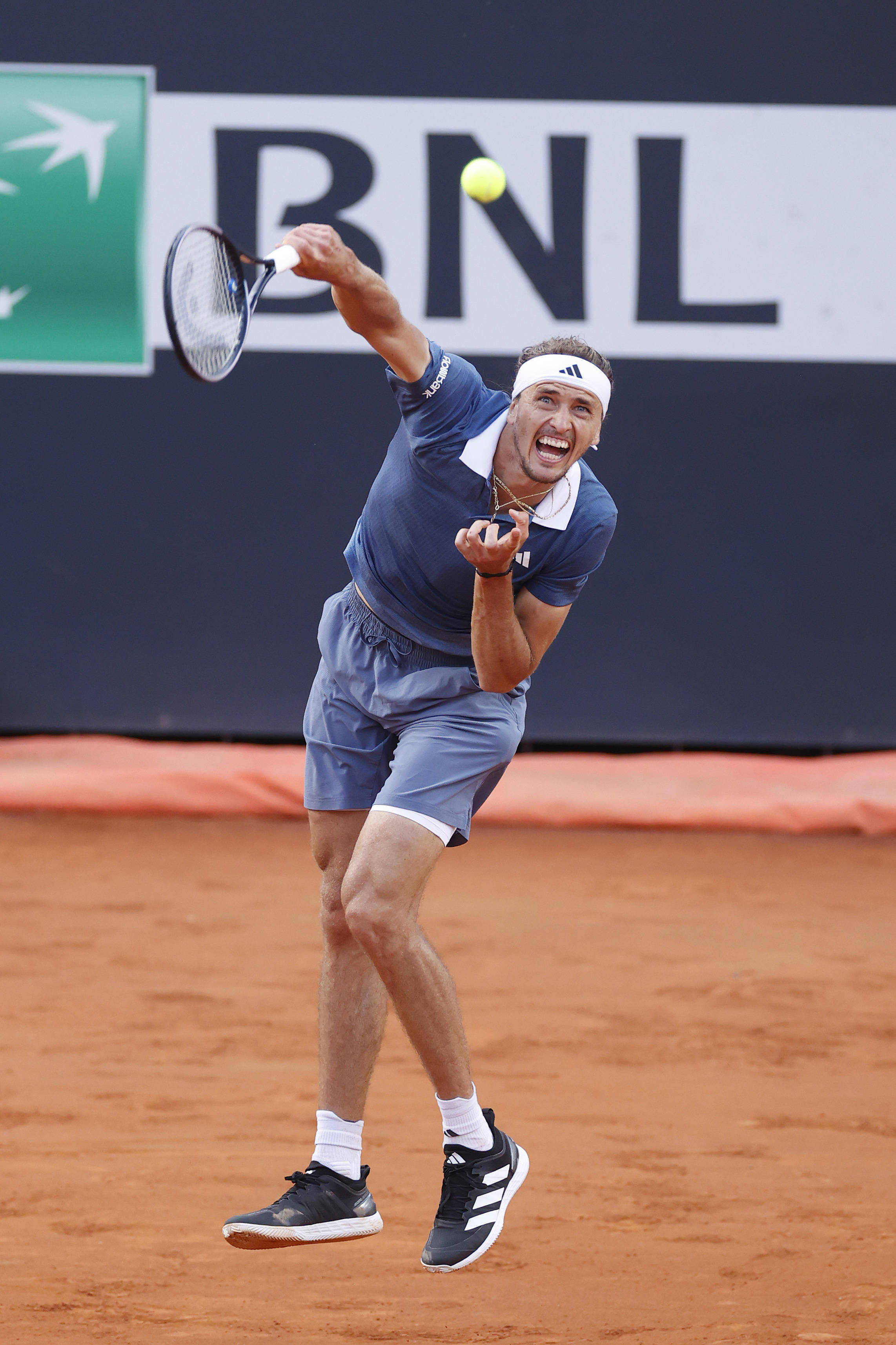 lol竞猜-包含法国网球队翻盘英国网球队，兹维列夫打破历史纪录的词条