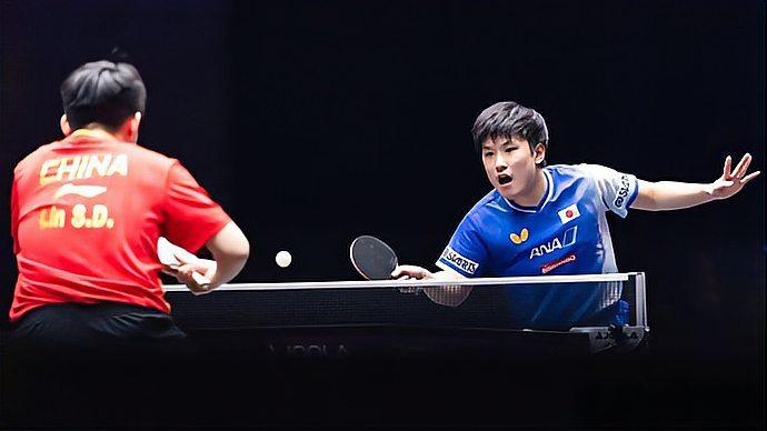 日本乒乓球队鏖战英国乒乓球队，张本智和送出助攻的简单介绍