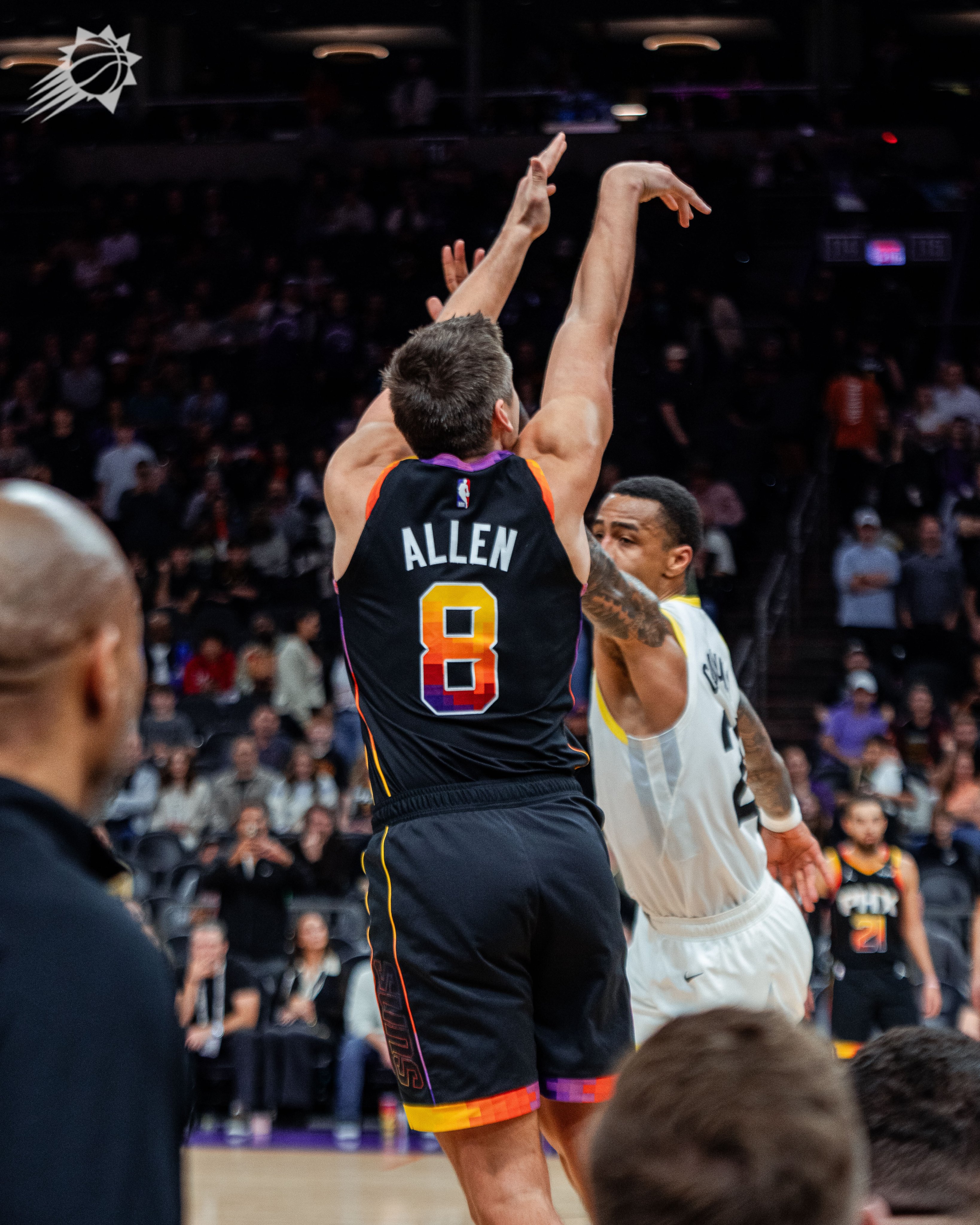 塞尔维亚男篮鏖战鹈鹕，布克高光表现