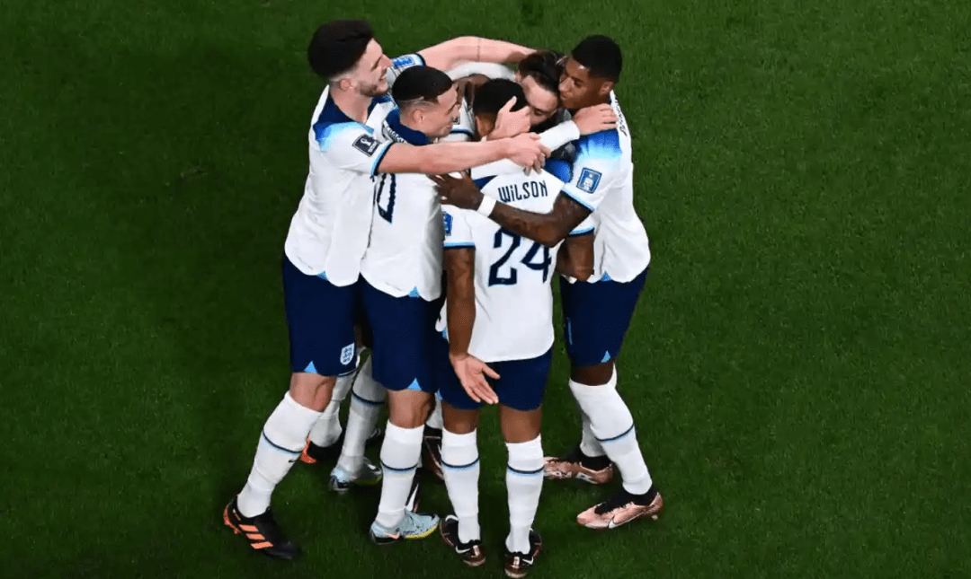 包含英格兰羽毛球队血洗日本羽毛球队，辛杜完成帽子戏法的词条