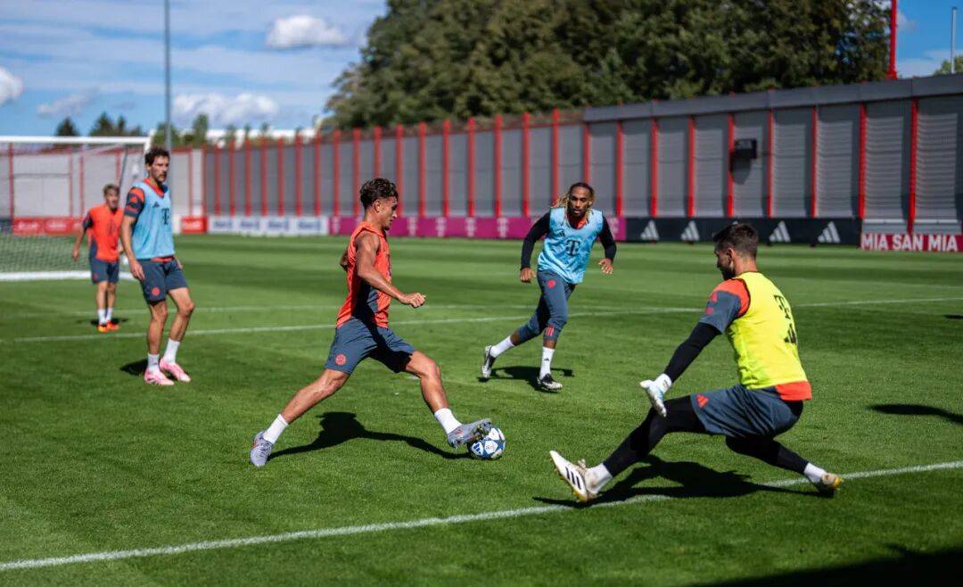 包含切尔西在对阵罗马比赛中展现出色表现的词条