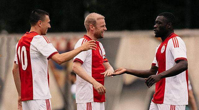 LOL英雄联盟投注竞猜-阿贾克斯昂首晋级，继续保持不败