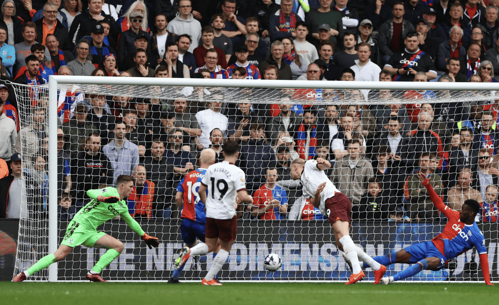 lpl官网-包含曼城4-1击败阿贾克斯取得胜利的词条