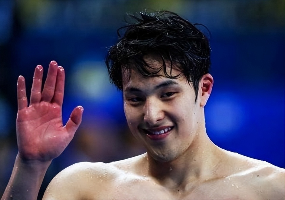 关于男子游泳迎难而上，荷兰选手锁定金牌的信息