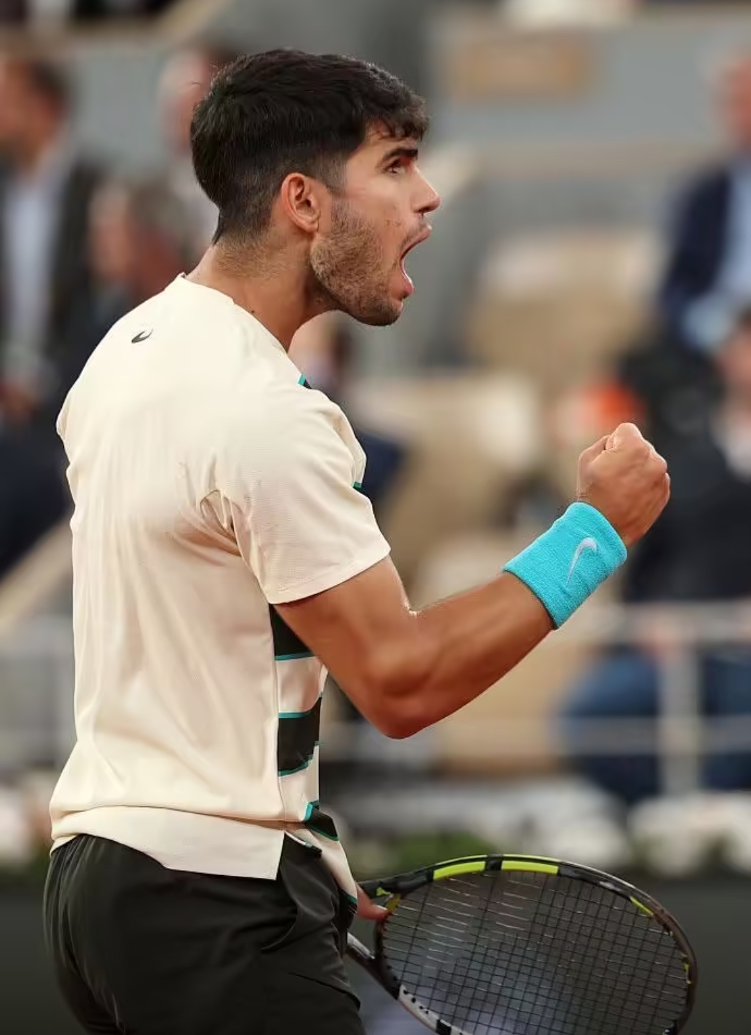 LOL英雄联盟赛事指南-包含法网碾压拉沃尔杯，穆雷刷新纪录的词条