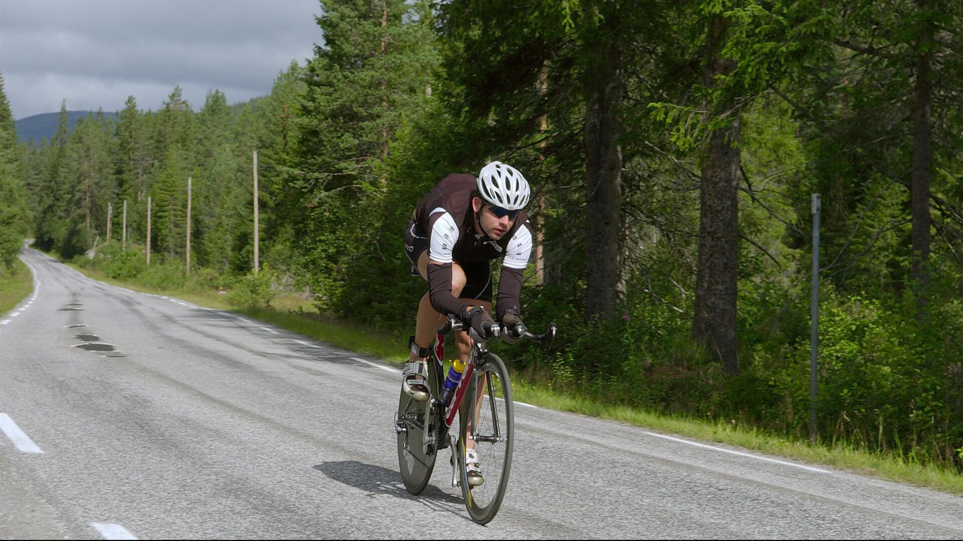 当红牛踏平东欧，罗德里于伊比利亚称王—现代足球的双重主宰叙事